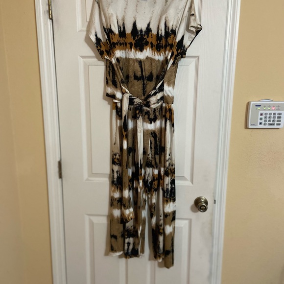 NWT Summer Two Piece Set - Hott!! - Picture 6 of 6